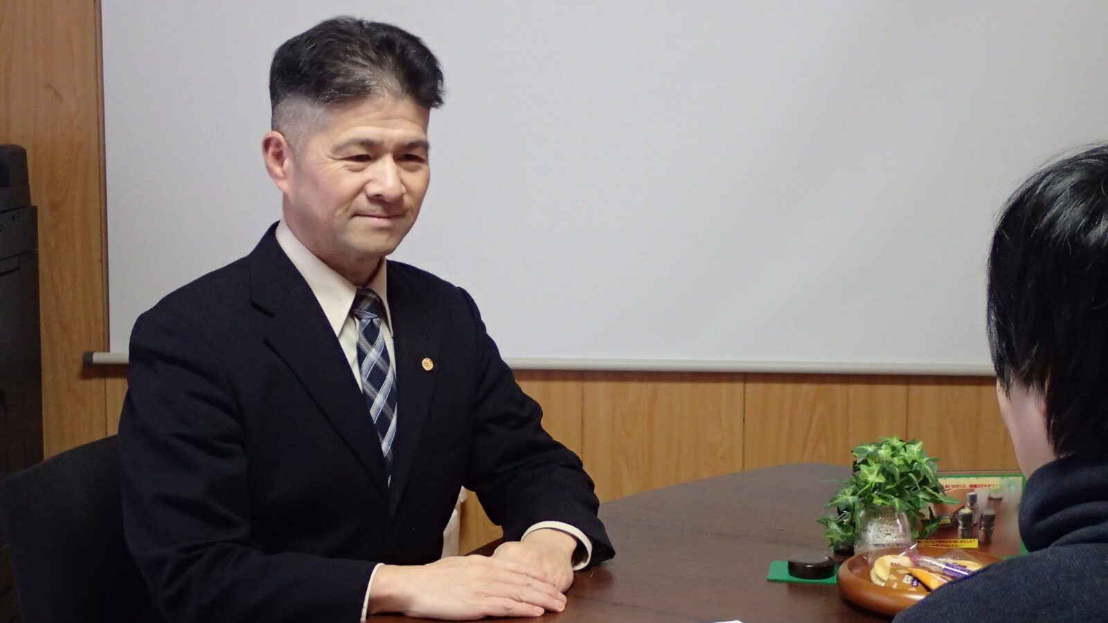 【インタビュー】元海上自衛官の行政書士～穴田和義氏が語る起業支援と社会貢献のビジョン｜ 穴田行政書士事務所のサムネイル